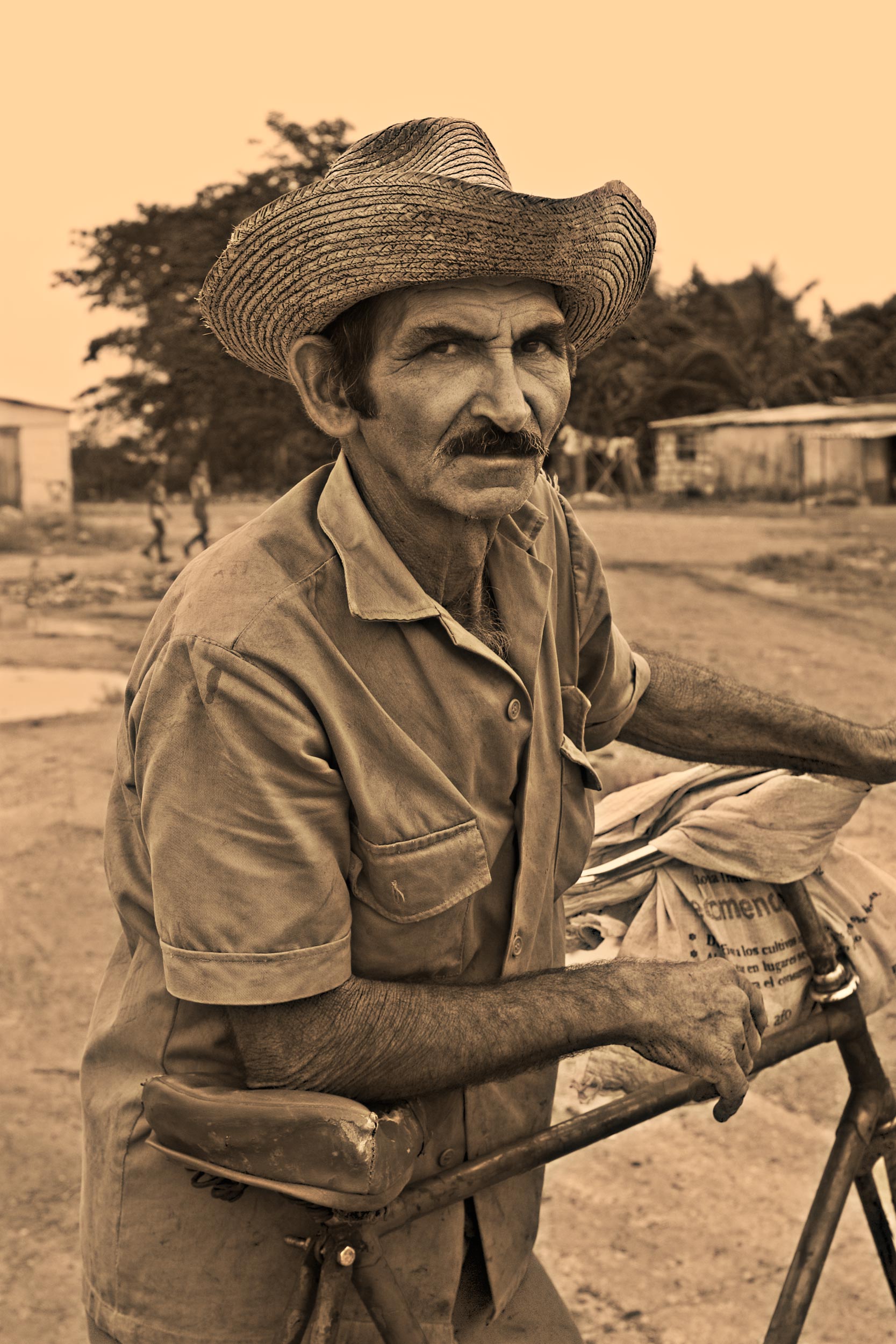 Cuba-laborer-web